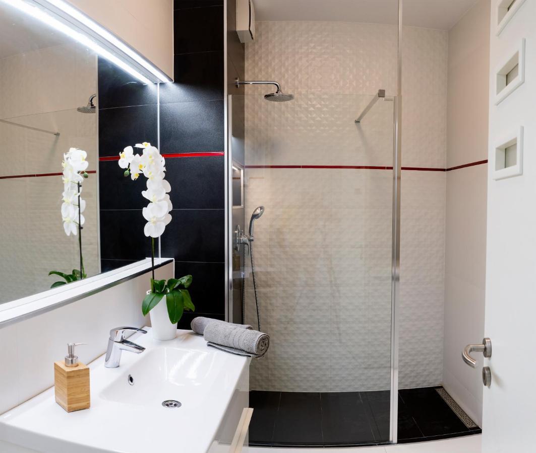 Sunshine With Free Parking Apartman Győr